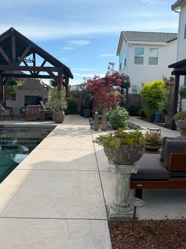 South_Canyon_Construction_beautifully_designed_backyard_with_pool_and_seating_area