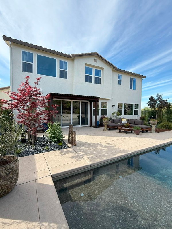 South_Canyon_Construction_builds_beautiful_backyard_patio_with_pool_and_garden