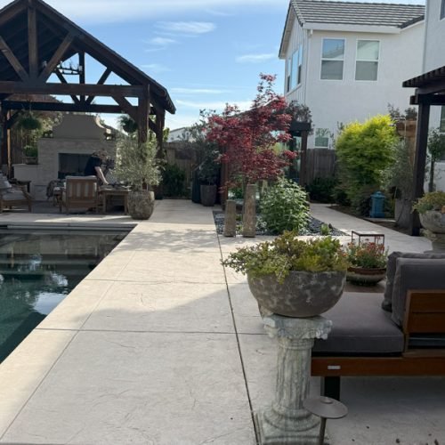 South_Canyon_Construction_beautifully_designed_backyard_with_pool_and_seating_area